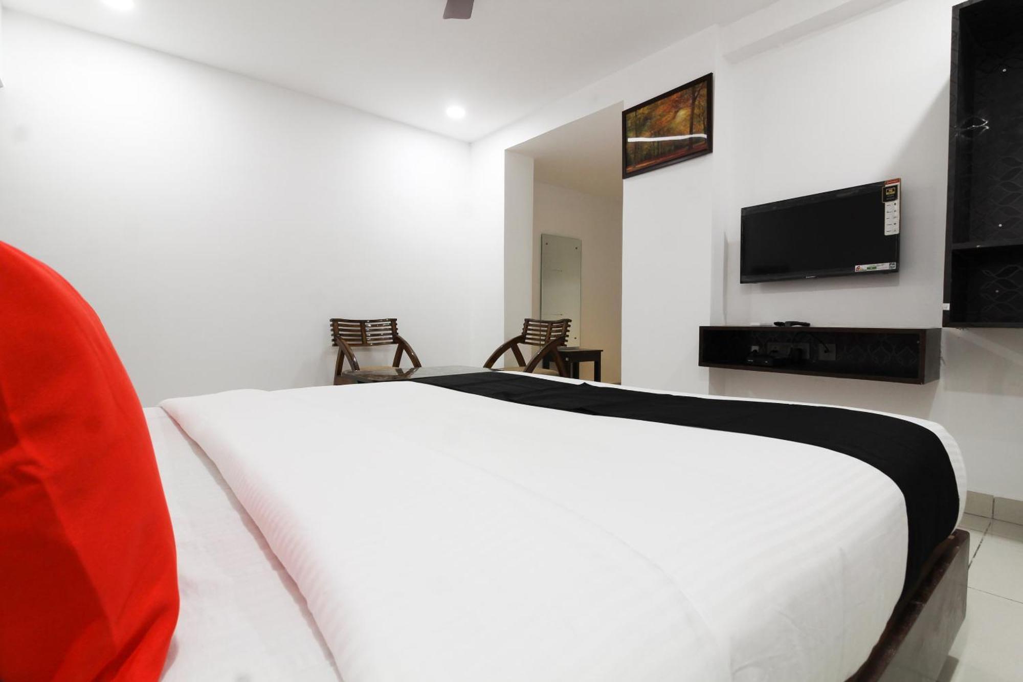 Super Mythri Hotel Near By Ecil, As Rao Nagar, Sainikpuri Maula Ali Buitenkant foto