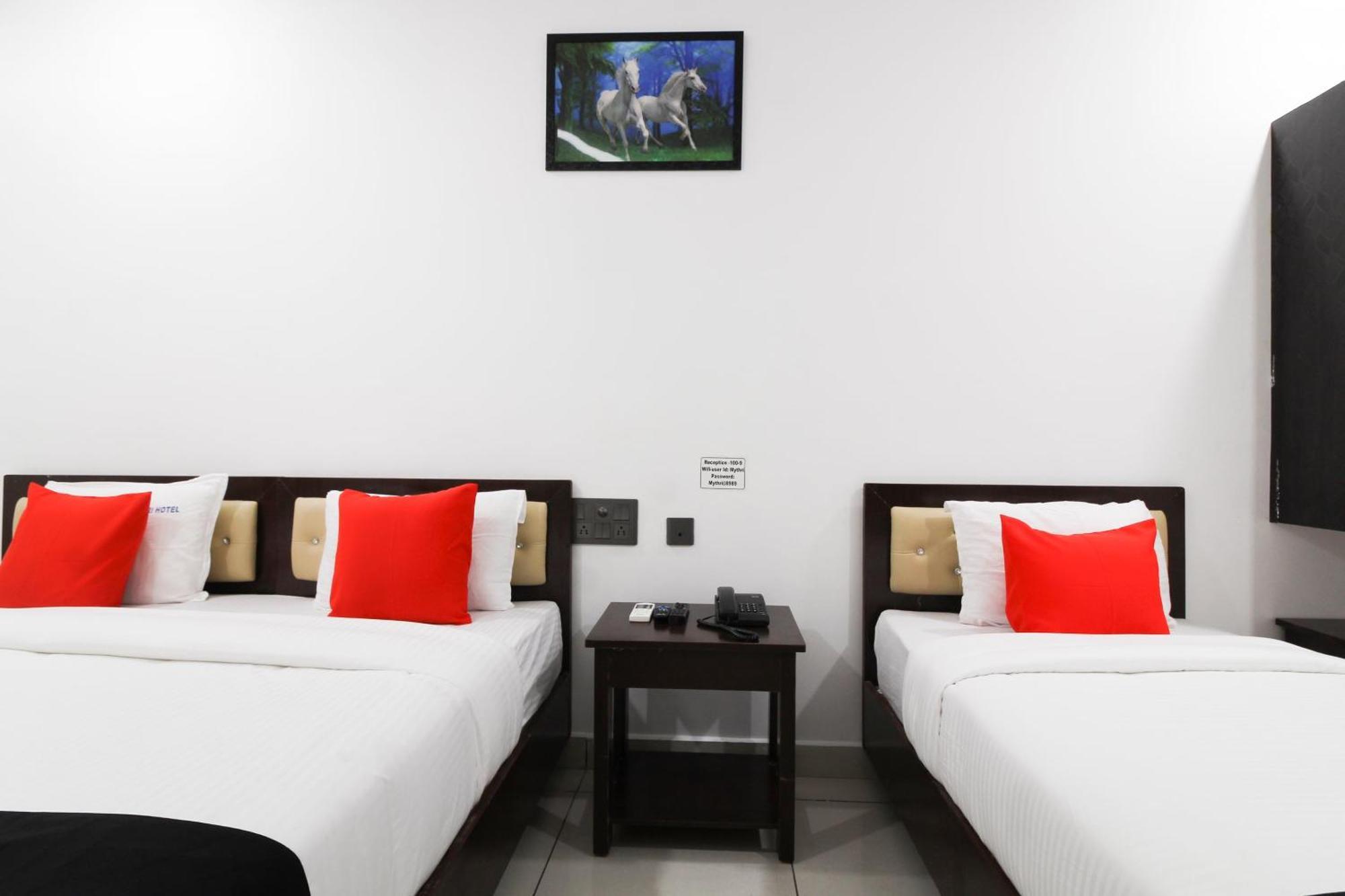 Super Mythri Hotel Near By Ecil, As Rao Nagar, Sainikpuri Maula Ali Buitenkant foto
