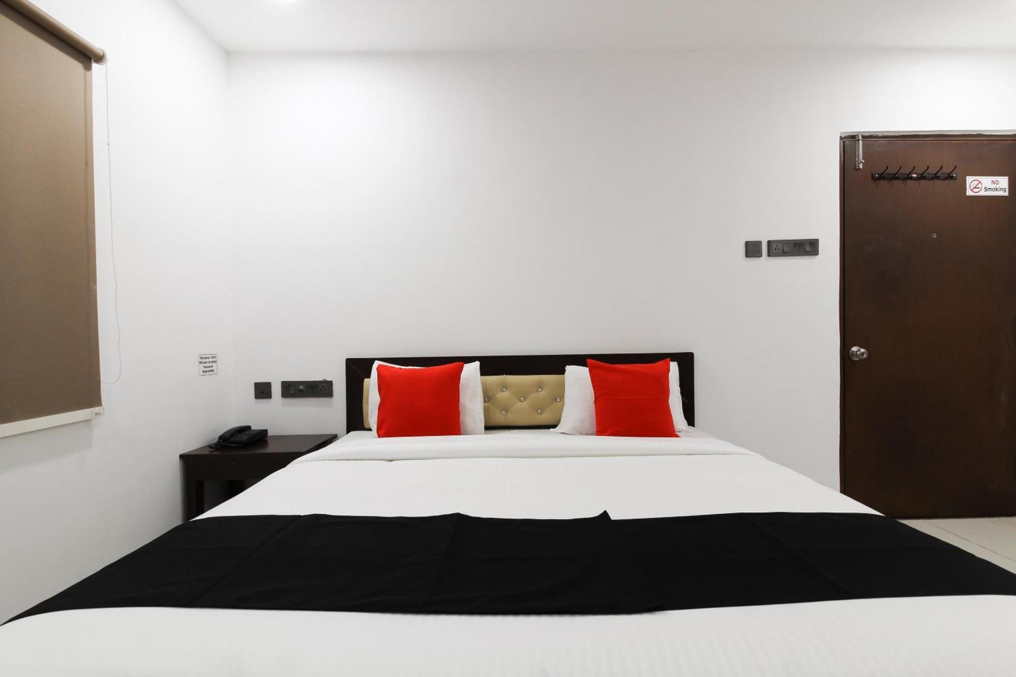 Super Mythri Hotel Near By Ecil, As Rao Nagar, Sainikpuri Maula Ali Buitenkant foto