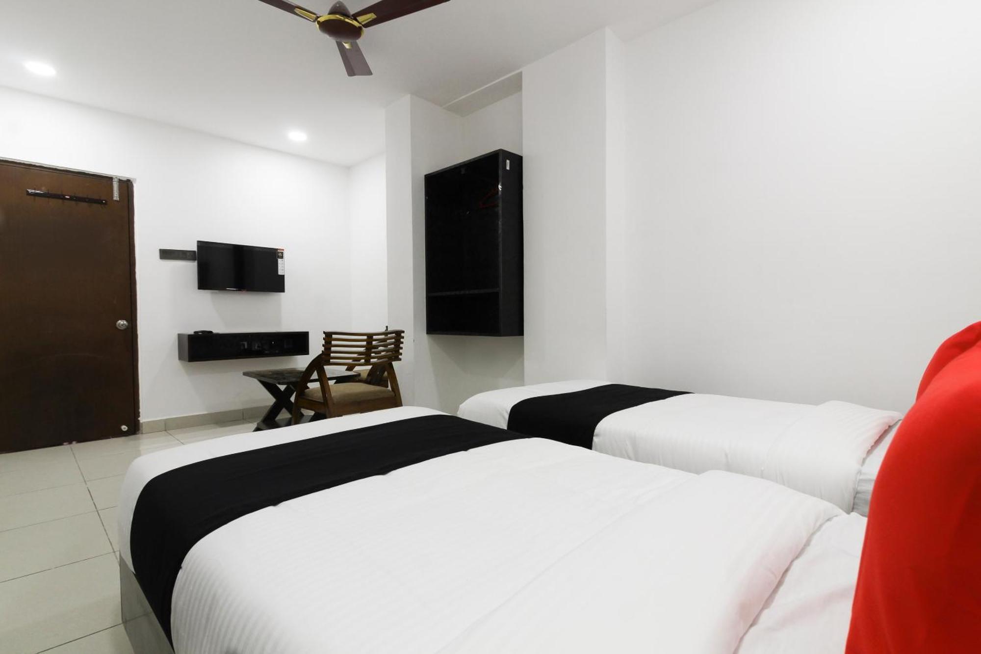 Super Mythri Hotel Near By Ecil, As Rao Nagar, Sainikpuri Maula Ali Buitenkant foto