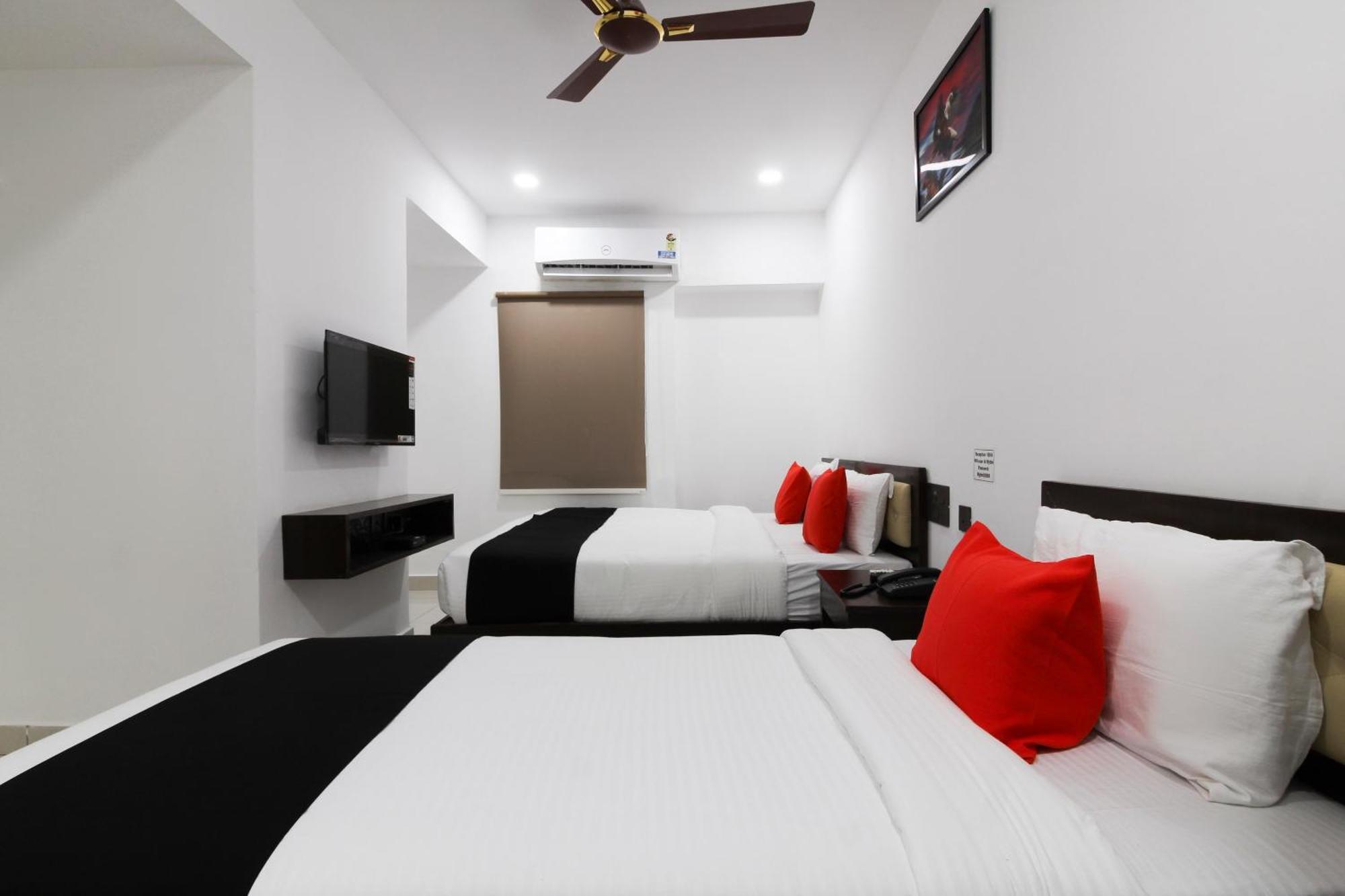 Super Mythri Hotel Near By Ecil, As Rao Nagar, Sainikpuri Maula Ali Buitenkant foto