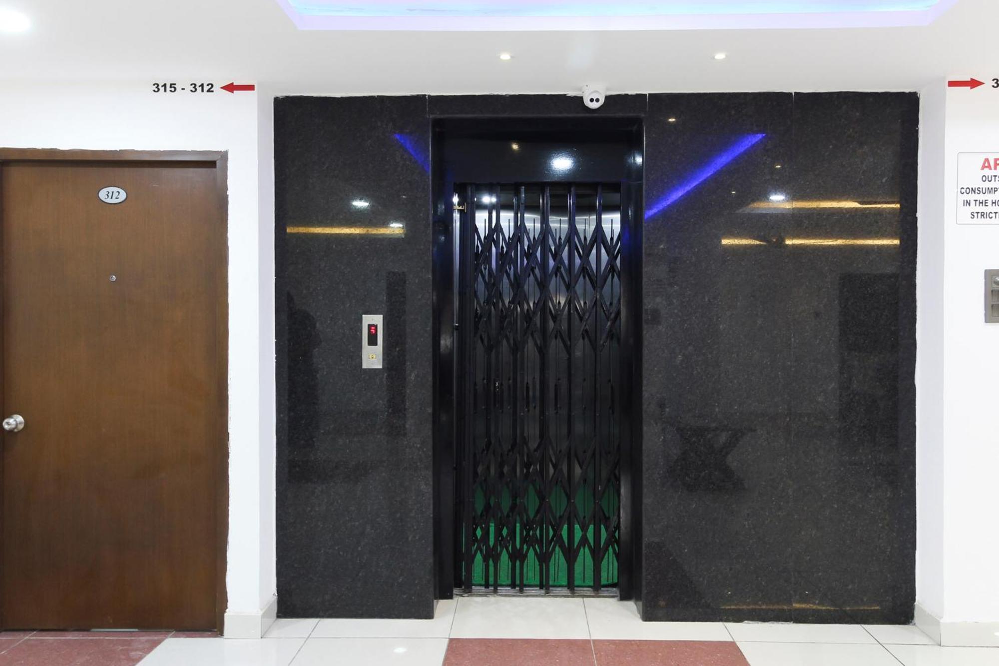 Super Mythri Hotel Near By Ecil, As Rao Nagar, Sainikpuri Maula Ali Buitenkant foto