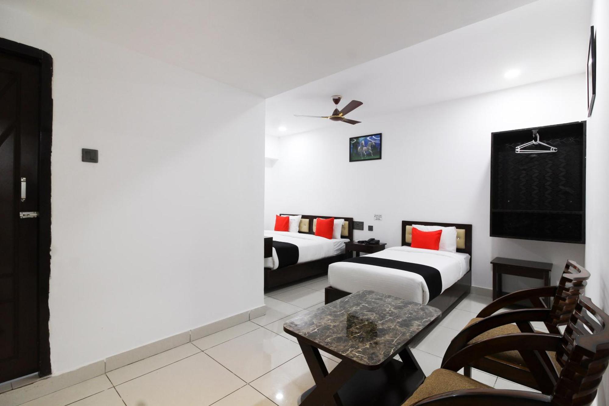 Super Mythri Hotel Near By Ecil, As Rao Nagar, Sainikpuri Maula Ali Buitenkant foto